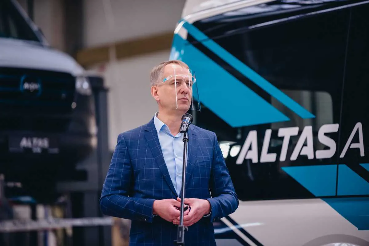„Altas Auto“ pristatė pirmuosius elektrinius autobusus