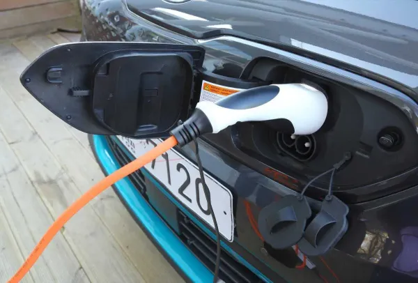 Kelionės po Baltijos šalis ir elektromobilis: planuojantiems viskas suderinama