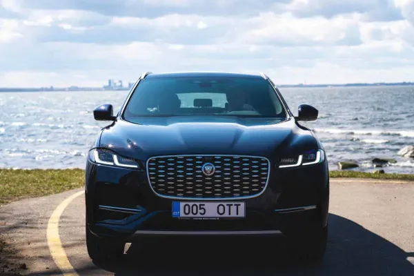 Kas yra prabangus automobilis: istorija kuriama užsitarnavus vardą