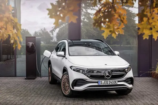 Naujasis kompaktiškas SUV „Mercedes-Benz EQA“ atvyko į Lietuvą