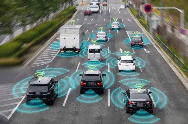 Savaime greitėjantys ar lėtėjantys automobiliai nebestebina: kurie iš jų turi daugiau privalumų?
