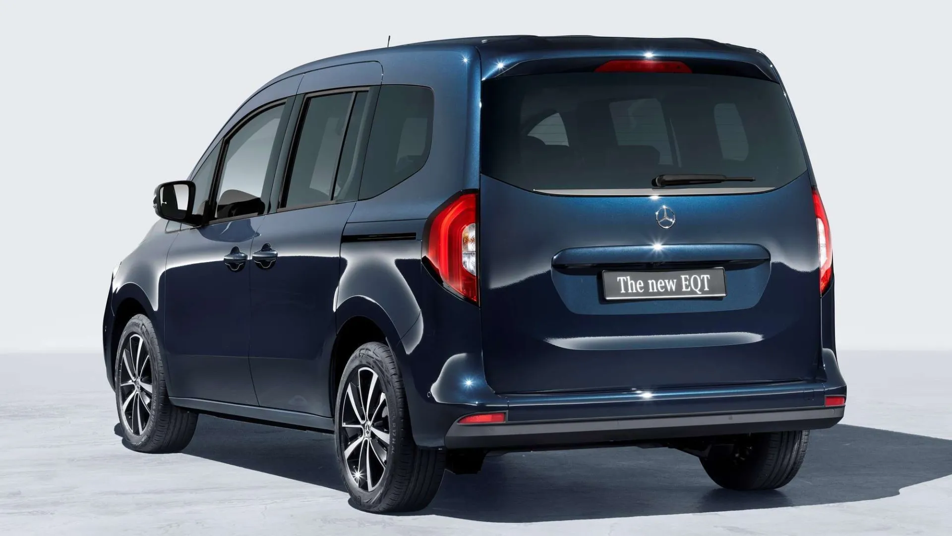 „Mercedes-Benz EQT”: analoginiai prietaisai, „Renault” technologijos ir dvi kemperio versijos