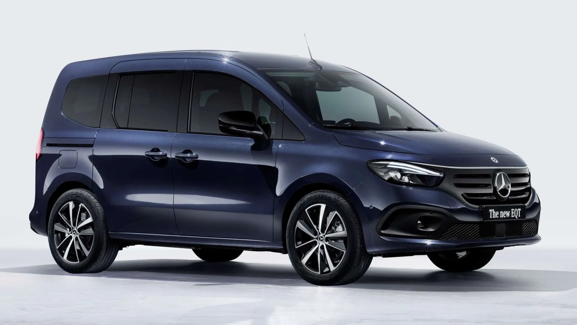 „Mercedes-Benz EQT”: analoginiai prietaisai, „Renault” technologijos ir dvi kemperio versijos
