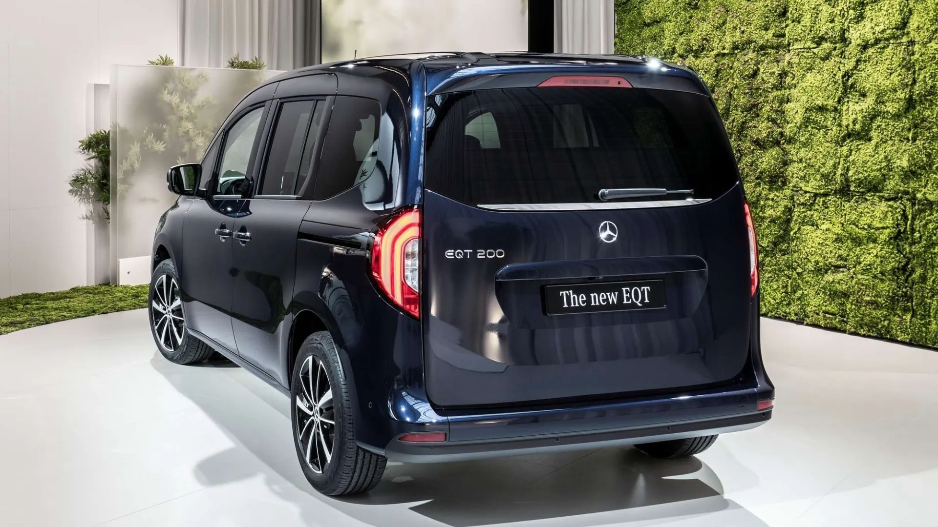 „Mercedes-Benz EQT”: analoginiai prietaisai, „Renault” technologijos ir dvi kemperio versijos