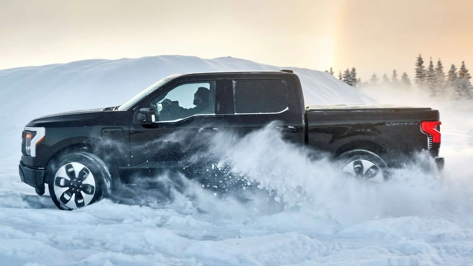 Elektrinis pikapas „Ford F-150 Lightning” į Europos rinką įžengs iš šiaurės