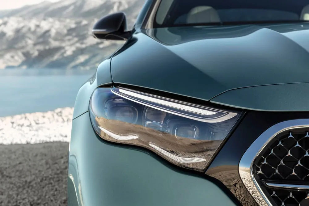 Tiltas į elektrinę ateitį: „Mercedes-Benz“ pristatė visiškai naują „E-klasę“