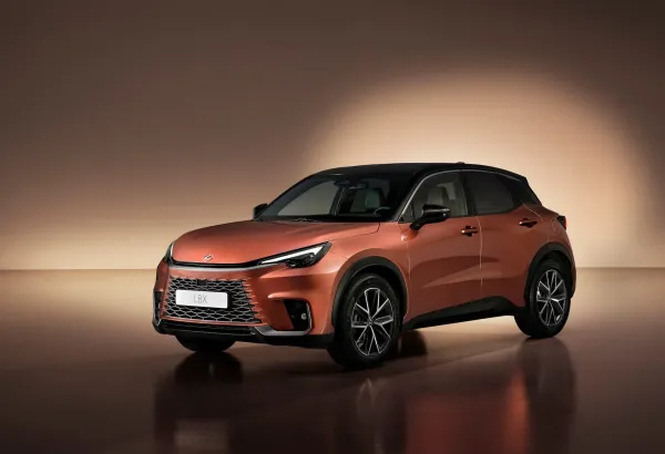 Oficialiai debiutavo naujasis „Lexus LBX“