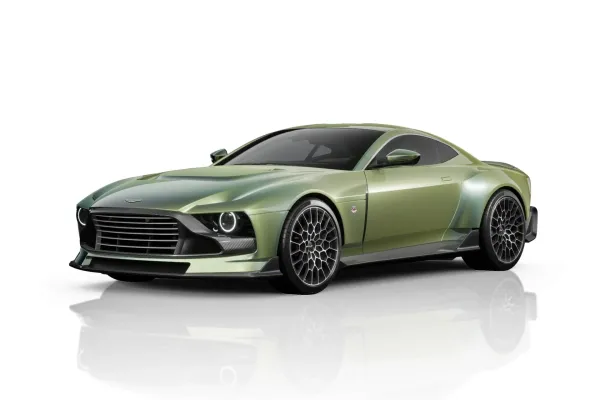 Riboto tiražo "Aston Martin Valour" su V12 varikliu ir automatine pavarų dėže