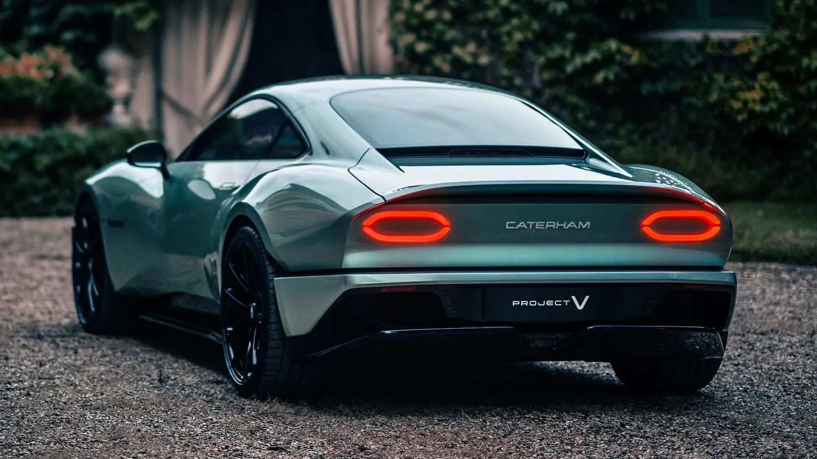 „Caterham Project V”: lengvas ir stilingas trivietis sportinis automobilis kasdieniam gyvenimui