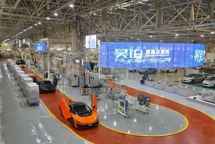 Kinų superautomobilis GAC Aion Hyper SSR ateina į rinką: 1225 AG ir 1,9 s iki „šimto”