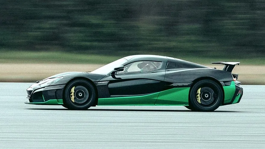Naujas Gineso rekordas-„Rimac Nevera” atbuline eiga pasiekė 275 km/h greitį