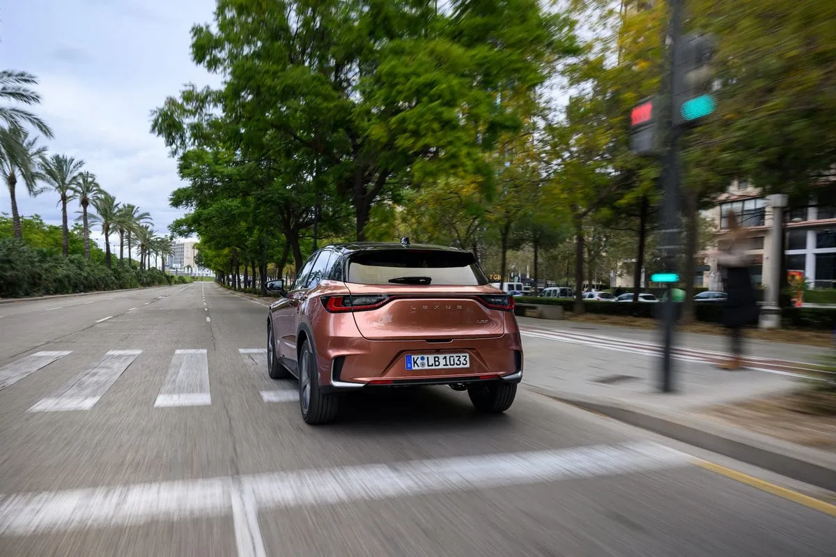 Naujausią „Lexus“ modelį LBX jau galima išbandyti ir Lietuvoje