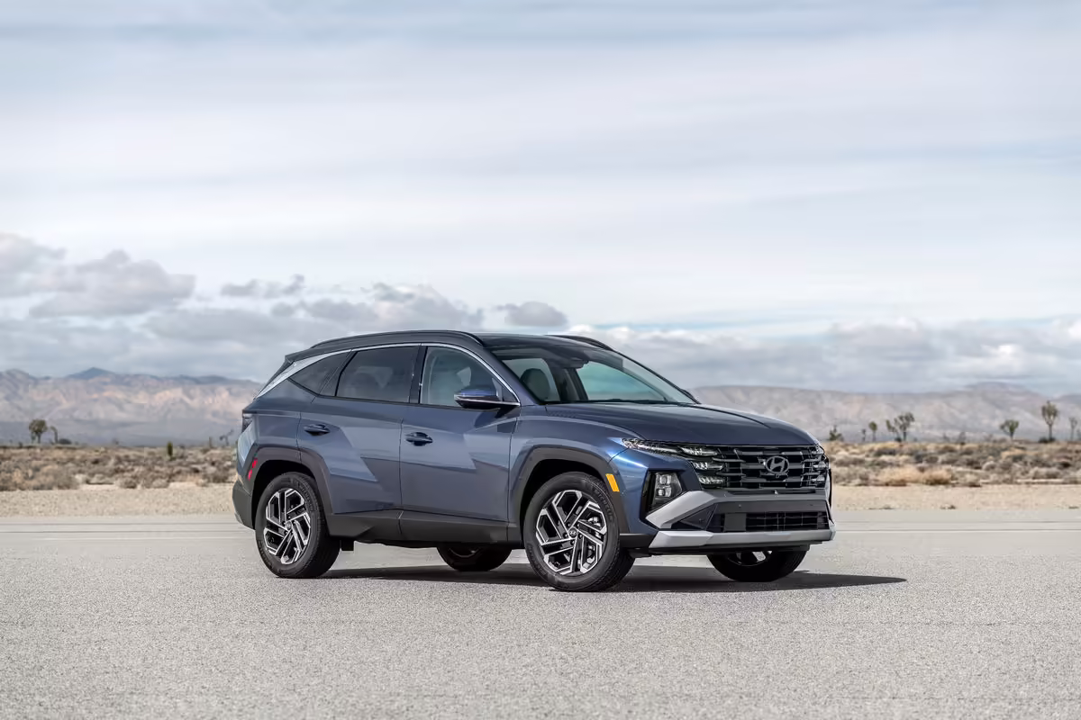 Automobilis visiems gyvenimo atvejams: kodėl dabar pirkėjai renkasi SUV ir krosoverius?