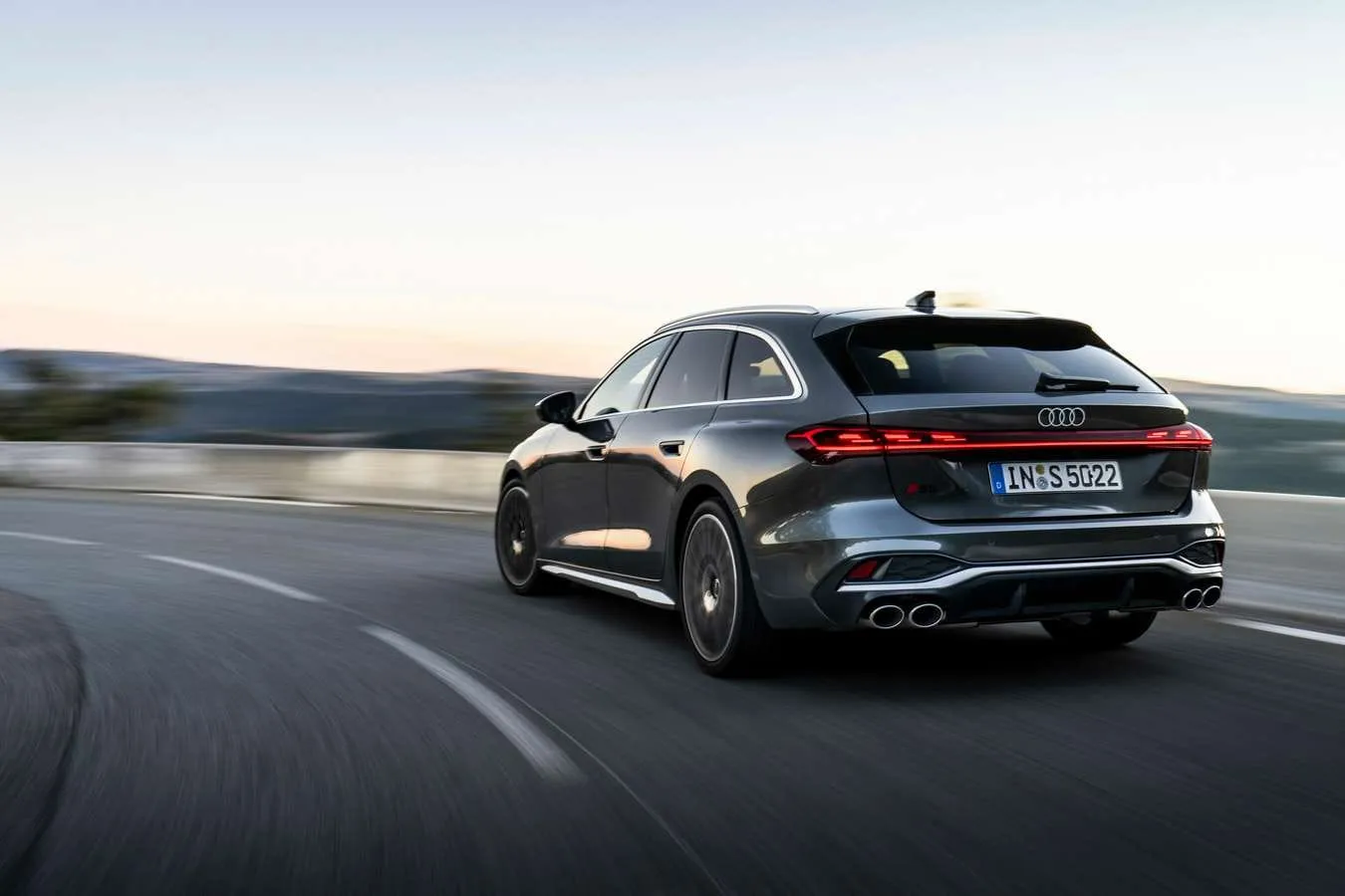 Naujasis „Audi A5“ Lietuvoje pasirodys metų pradžioje: jau vyksta išankstinė prekyba