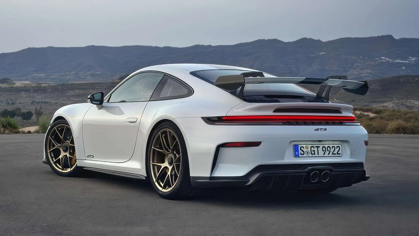Atnaujintame „Porsche 911 GT3“ išsaugotas 4,0 l variklis, mechanika ir dinamika