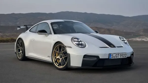 Atnaujintame „Porsche 911 GT3“ išsaugotas 4,0 l variklis, mechanika ir dinamika