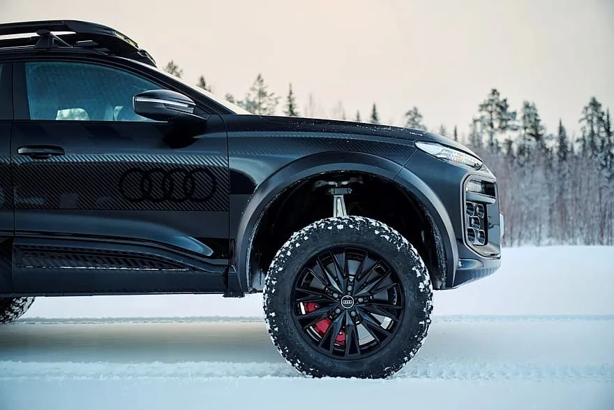 „Audi“ išslaptino ekstremalų ‚Q6 e-tron offroad‘