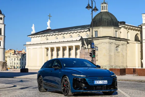 Elegantiškas ir universalus: naujasis „Audi A6 e-tron“ – jau Lietuvoje