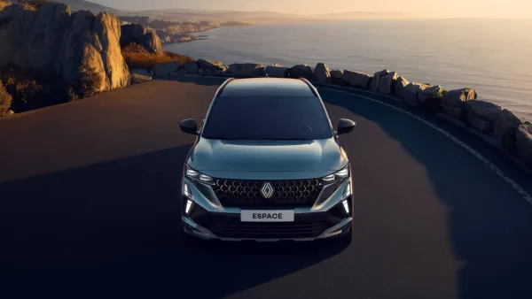 Pristatomas naujasis „RENAULT ESPACE“: modernizuotas efektyviausio rinkoje hibridinio šeimyninio automobilio dizainas