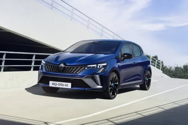 „Renault“ ir „Formulės-1“ žvaigždė suvienijo jėgas kilniam tikslui: „greičiui vieta trasoje, ne kelyje“