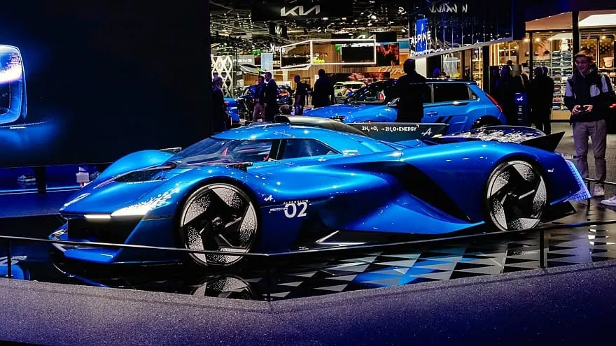 2028 m. pasirodys „Alpine“ superautomobilis su 1000 AG hibridine jėgaine