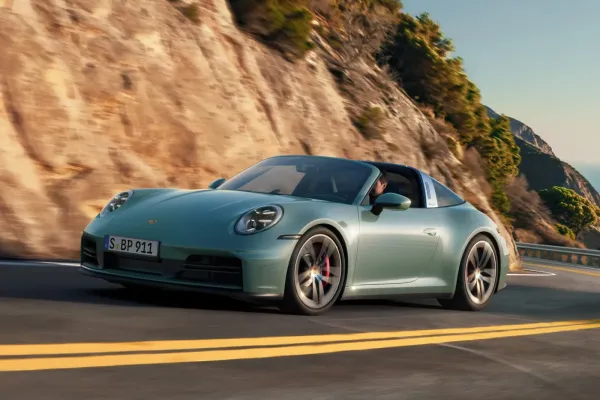 Porsche atnaujino 911 Carrera 4S