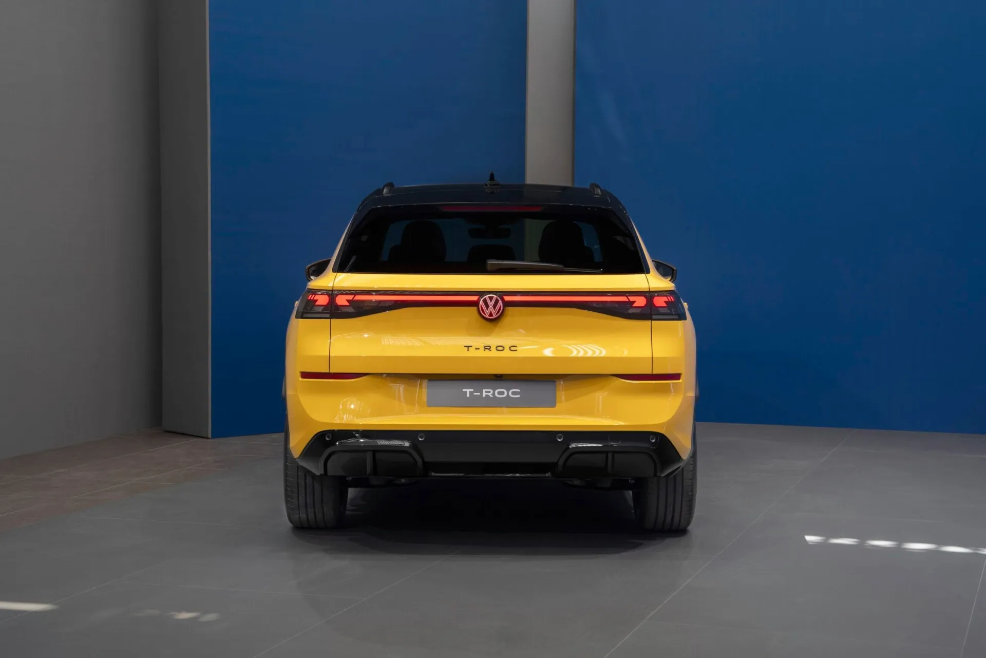 „Volkswagen“ pristatė naująjį „T-Roc“: šiuolaikiškas dizainas, hibridinės jėgainės ir aukštesnio segmento įranga
