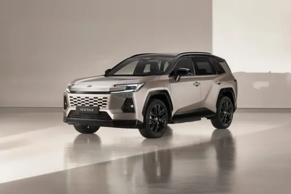 Prasidėjo naujos kartos „Toyota RAV4“ išankstiniai užsakymai