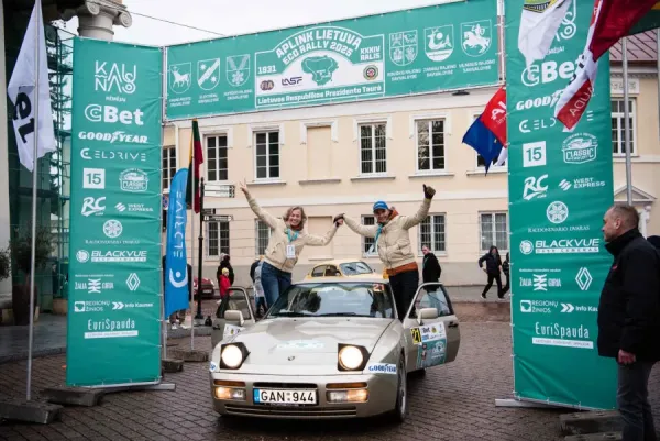 700 kilometrų be klaidų: lietuviai stoja į vieną negailestingiausių klasikinių automobilių ralių Europoje