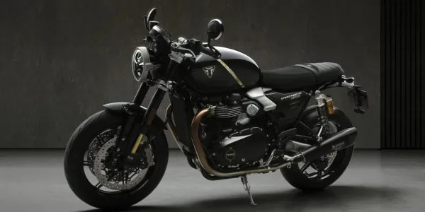 Britiška egzotika: „Triumph“ pristatė ribotos serijos „Speed Twin 1200 TFC“ motociklą