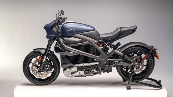 „LiveWire ONE“ išpardavimas: „Harley-Davidson“ elektrinio flagmano kaina drastiškai krenta iki 13 999 dolerių